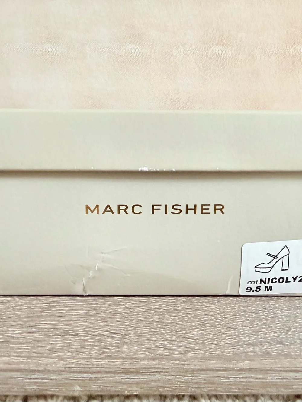 New in Box Marc Fisher Nicoly Pump in Red Suede sz 9.5